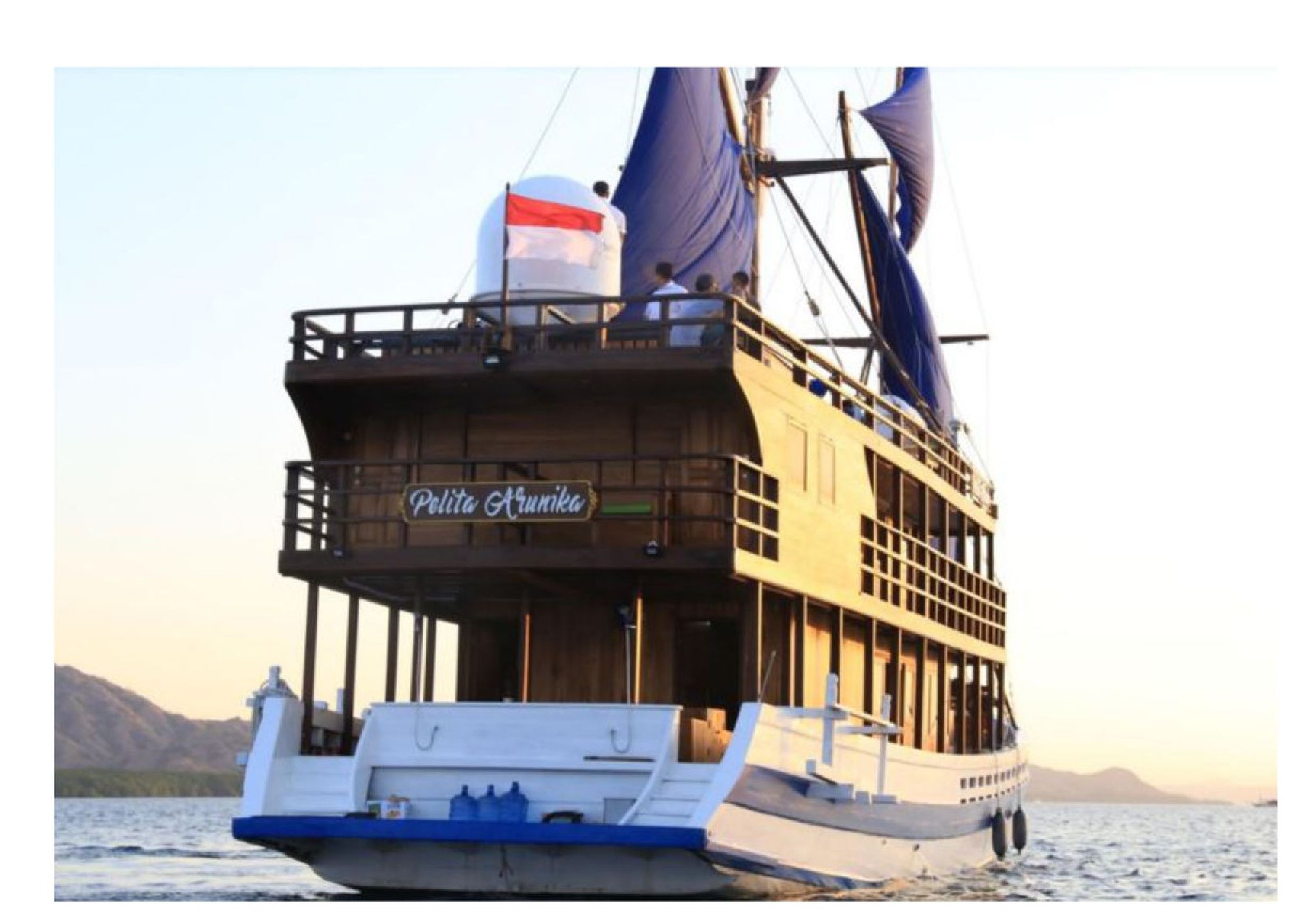 Polita Arunika Wooden Vessel